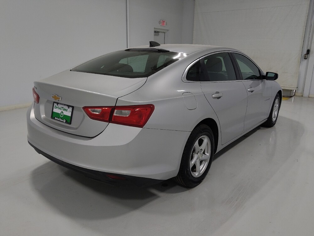 2018 Chevrolet Malibu in Columbus, OH 43231 - 18060652 9