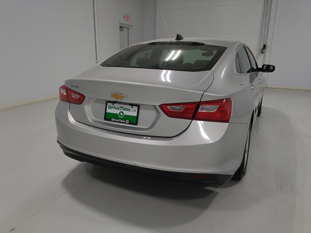 2018 Chevrolet Malibu in Columbus, OH 43231 - 18060652 7