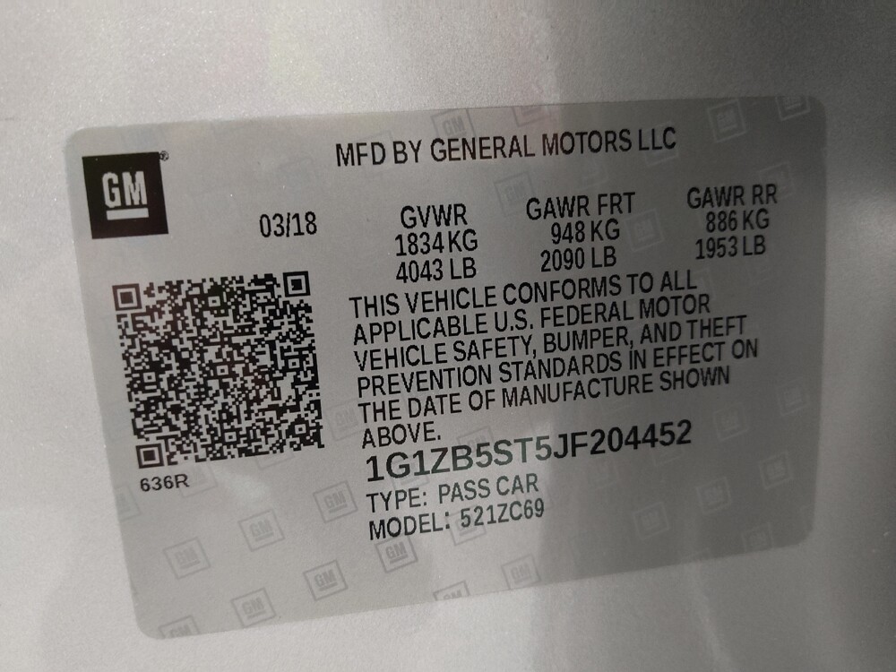 2018 Chevrolet Malibu in Columbus, OH 43231 - 18060652 33