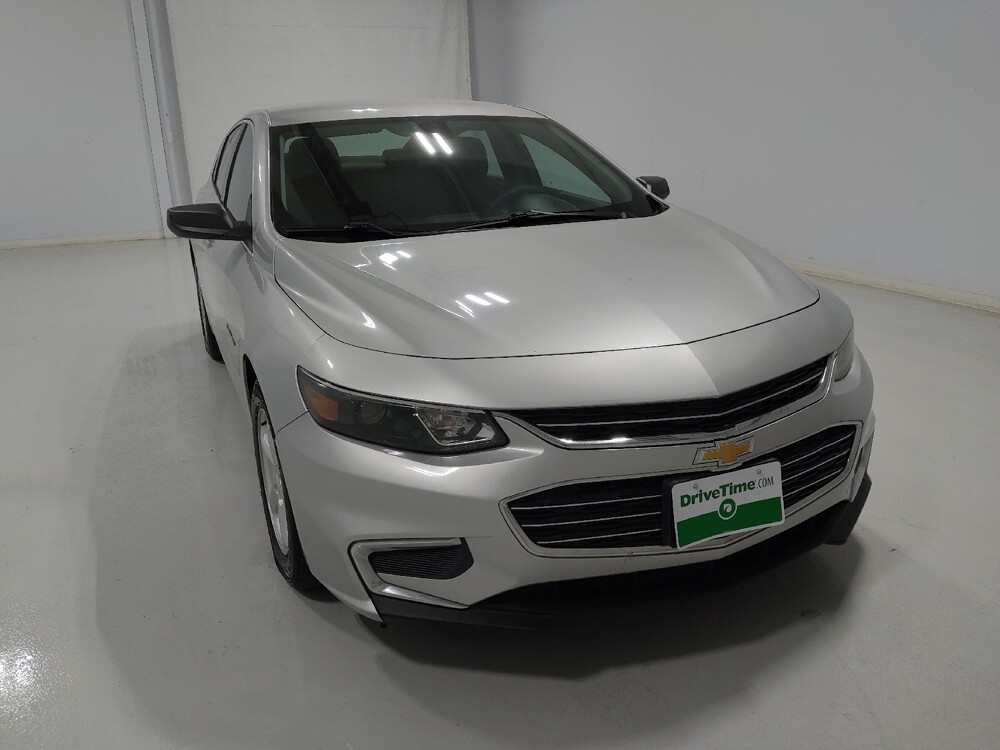 2018 Chevrolet Malibu in Columbus, OH 43231 - 18060652 14
