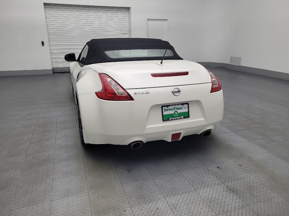 2017 Nissan 370Z in Hialeah, FL 33014 - 18060679 6