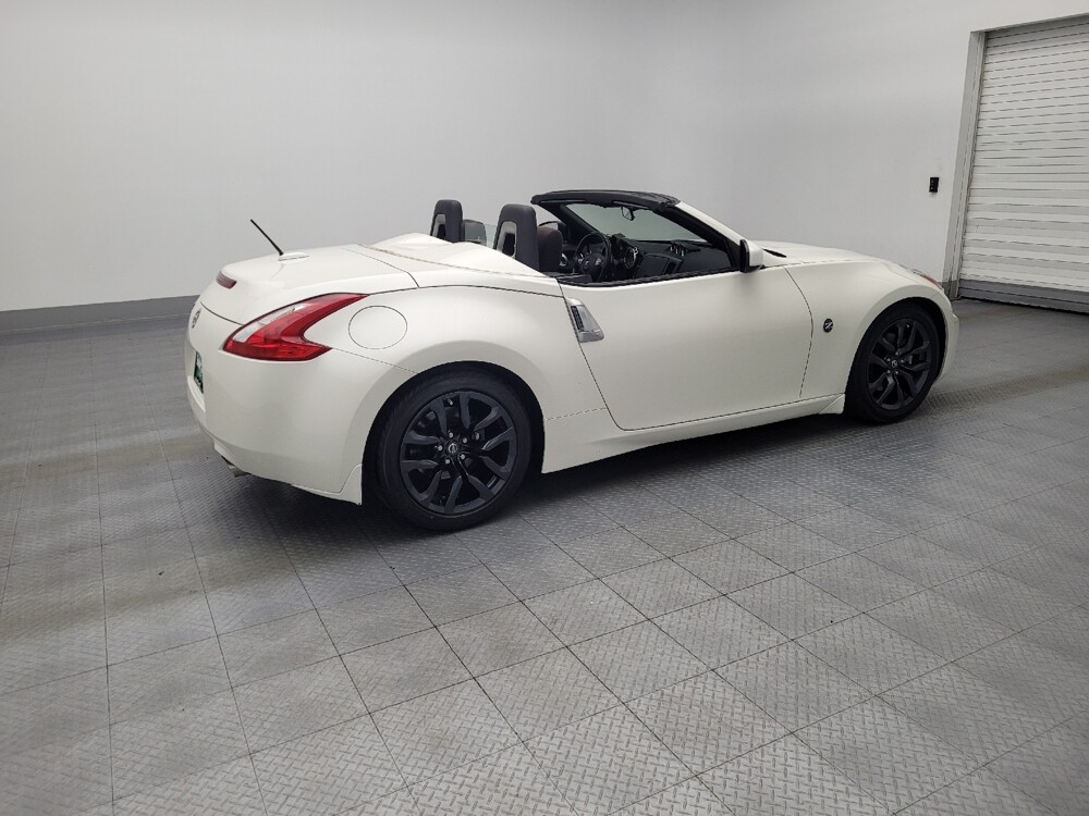 2017 Nissan 370Z in Hialeah, FL 33014 - 18060679 10