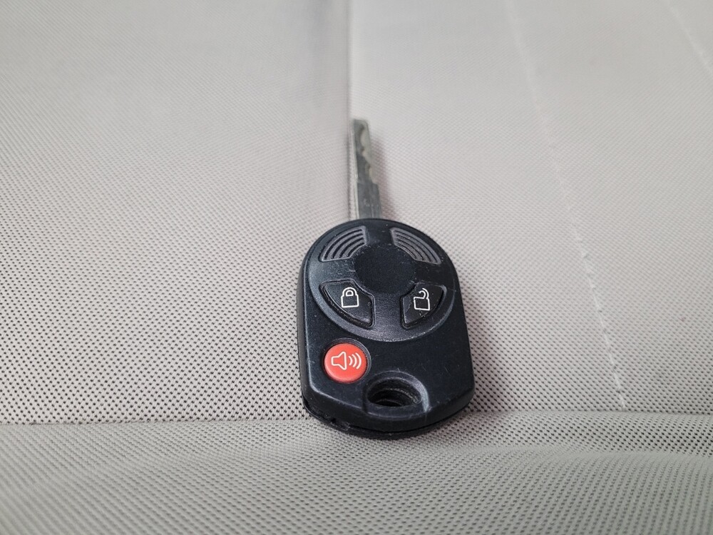 2014 Ford Escape in Lombard, IL 60148 - 18060690 32