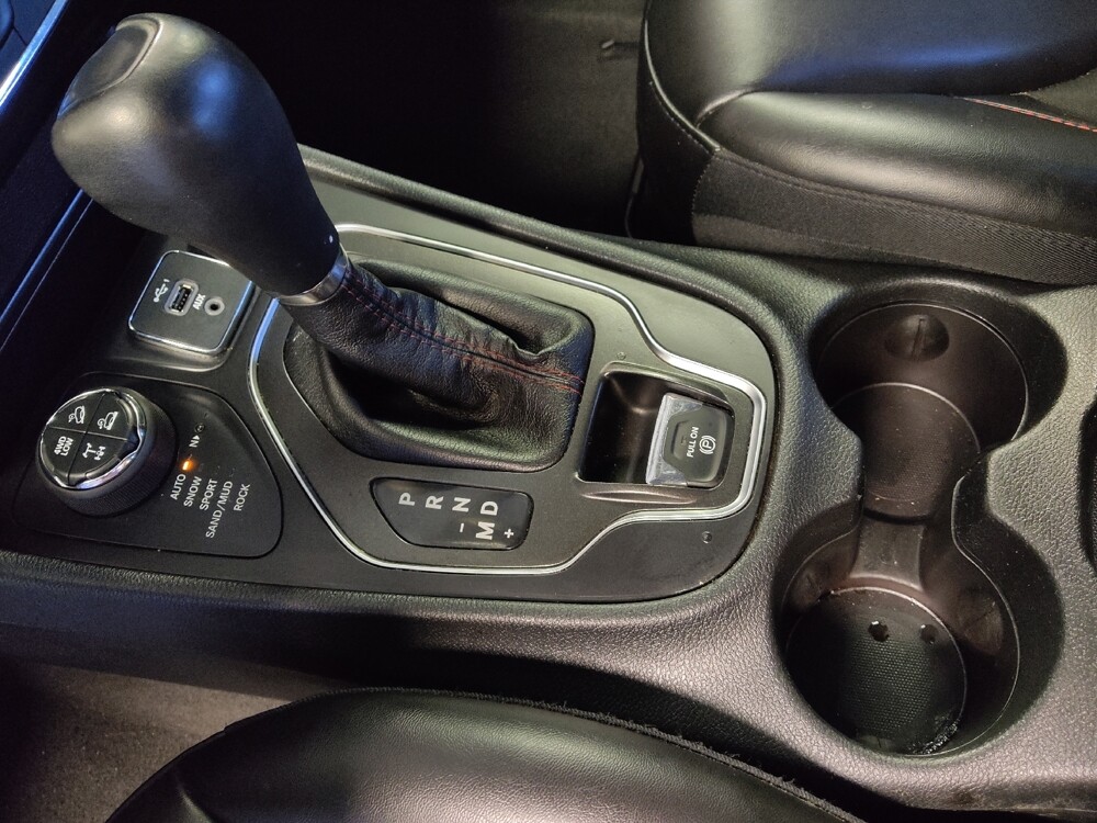 2019 Jeep Cherokee in Houston, TX 77060 - 18060744 26