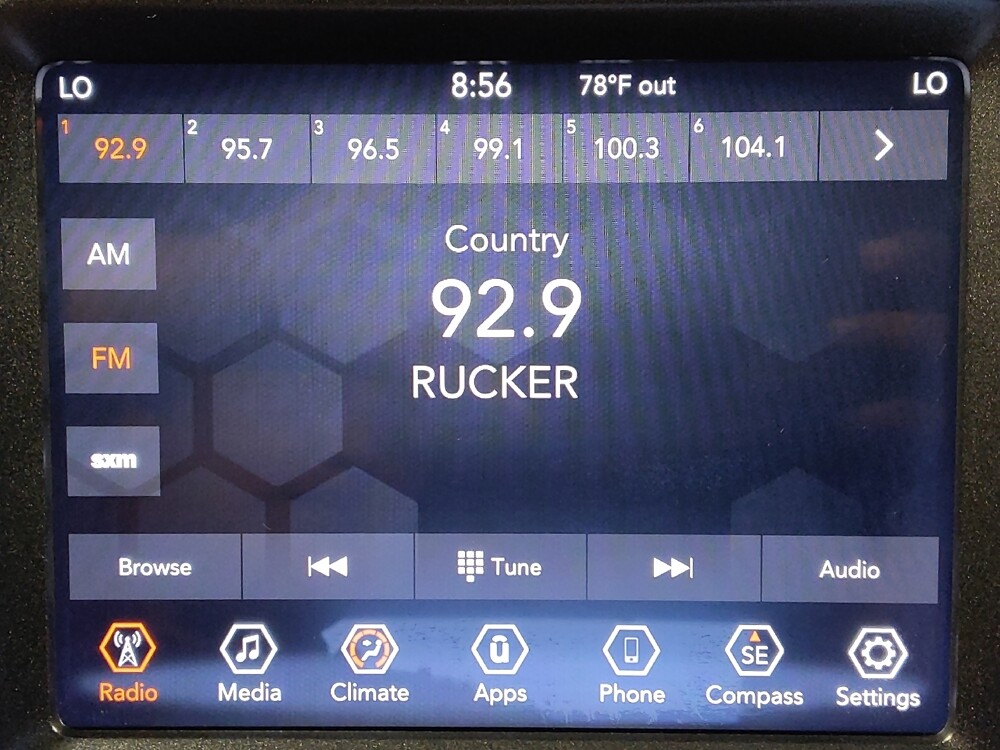 2019 Jeep Cherokee in Houston, TX 77060 - 18060744 25