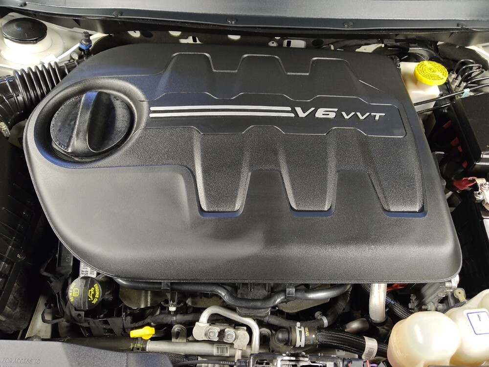 2019 Jeep Cherokee in Houston, TX 77060 - 18060744 30