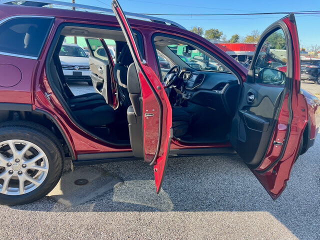 2016 Jeep Cherokee in Baltimore, MD 21225 - 18060891 18