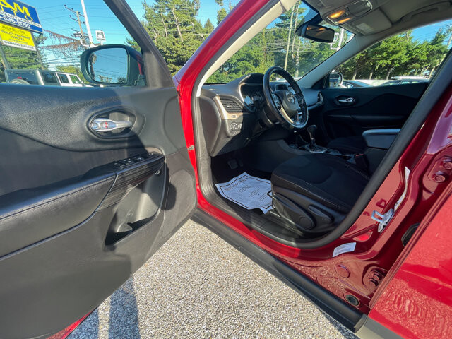 2016 Jeep Cherokee in Baltimore, MD 21225 - 18060891 30