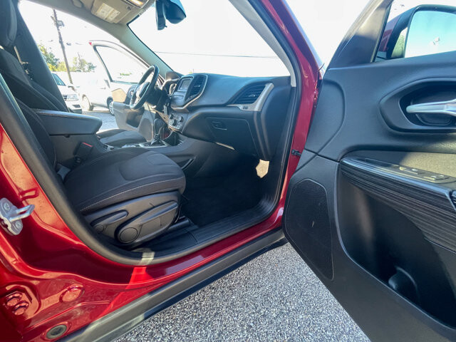 2016 Jeep Cherokee in Baltimore, MD 21225 - 18060891 19