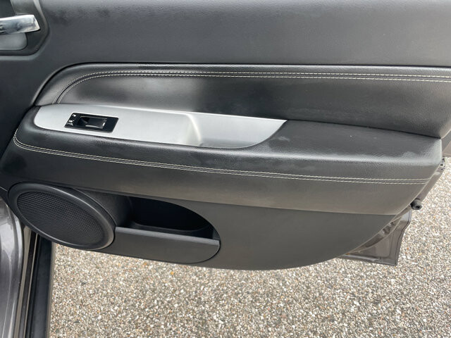 2017 Jeep Compass in Baltimore, MD 21225 - 18060893 23