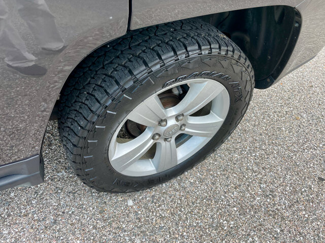 2017 Jeep Compass in Baltimore, MD 21225 - 18060893 14