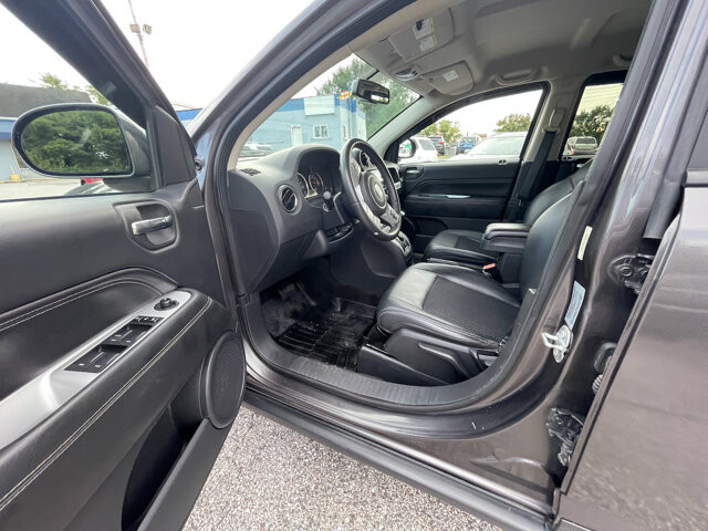 2017 Jeep Compass in Baltimore, MD 21225 - 18060893 31