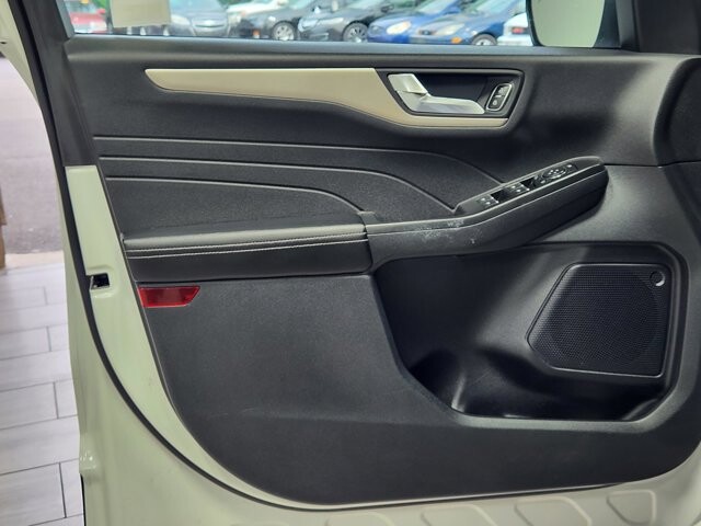 2022 Ford Escape in Cinnaminson, NJ 08077 - 18060894 9