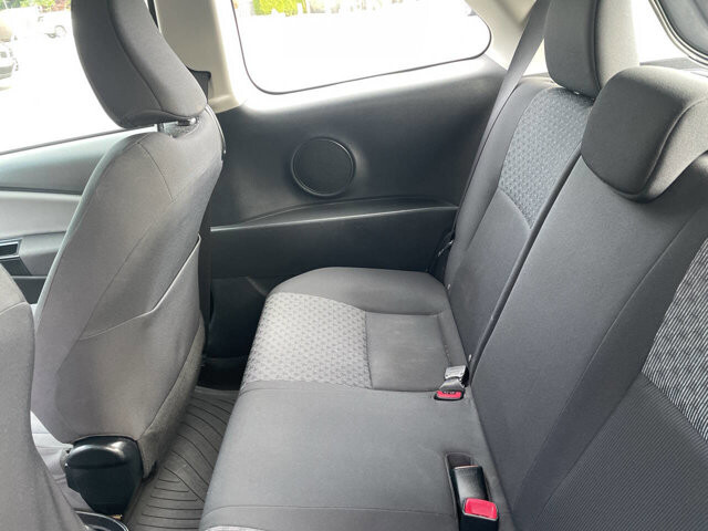 2015 Toyota Yaris in Mount Vernon, WA 98273 - 18060907 5