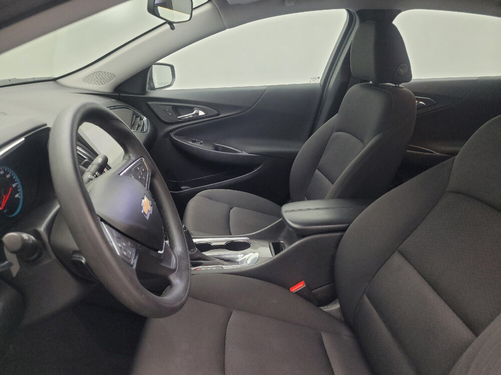 2019 Chevrolet Malibu in Columbia, SC 29210 - 18060993 17