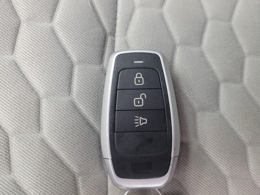 2018 Chevrolet Equinox in Highland, IN 46322 - 18061085 32