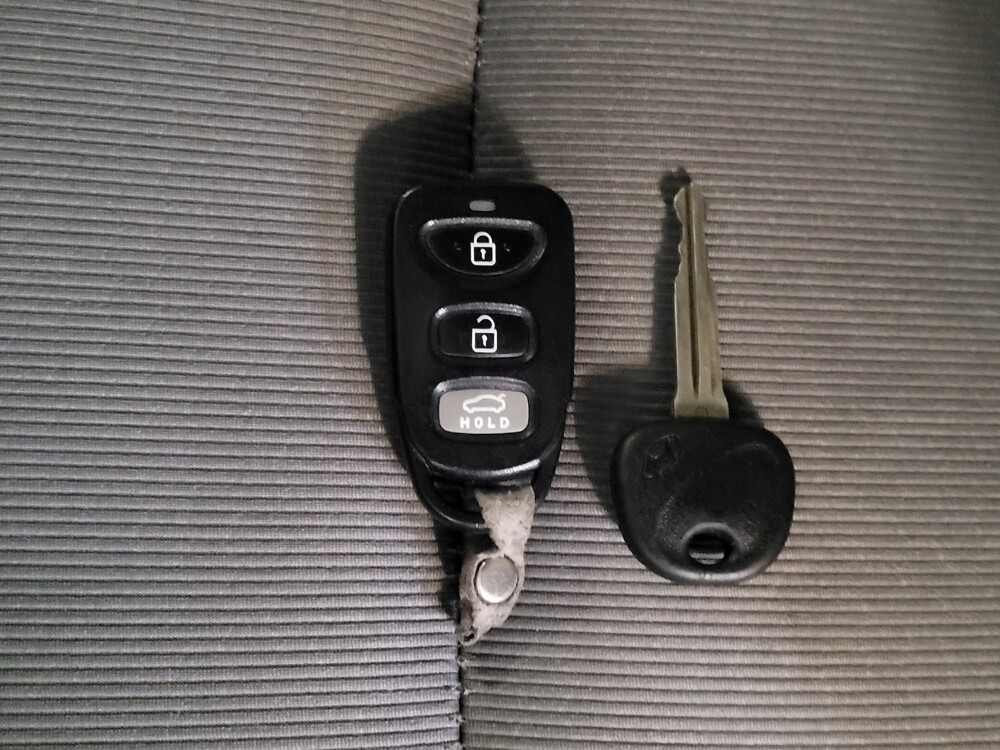 2017 Hyundai Elantra in Kissimmee, FL 34744 - 18061158 32