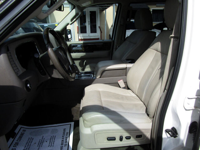 2016 Lincoln Navigator L in Tampa, FL 33604-6914 - 18061331 9