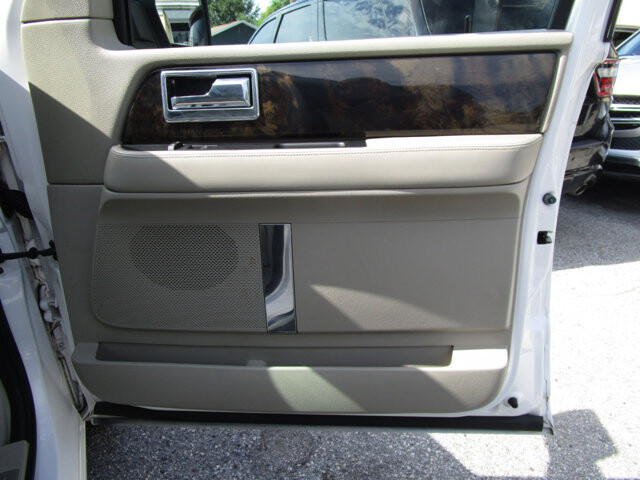 2016 Lincoln Navigator L in Tampa, FL 33604-6914 - 18061331 21