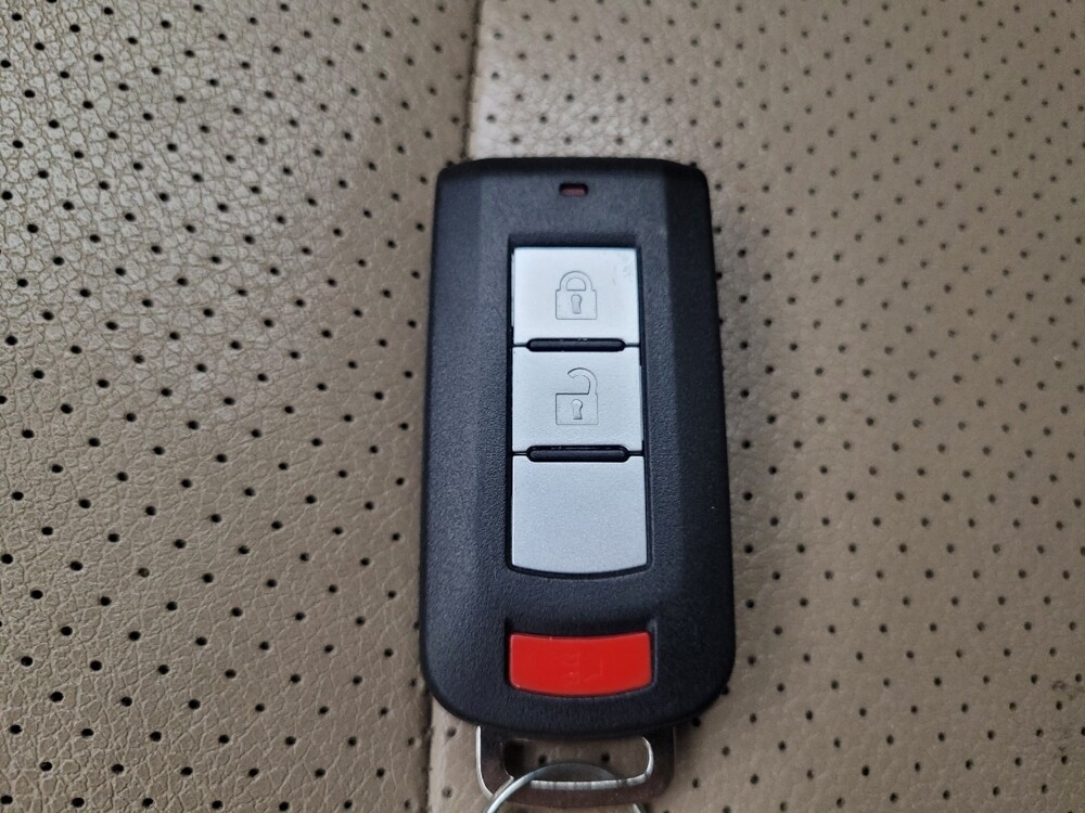 2018 Mitsubishi Outlander in Tampa, FL 33619 - 18061336 32