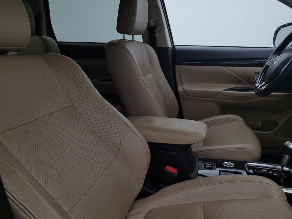 2018 Mitsubishi Outlander in Tampa, FL 33619 - 18061336 21