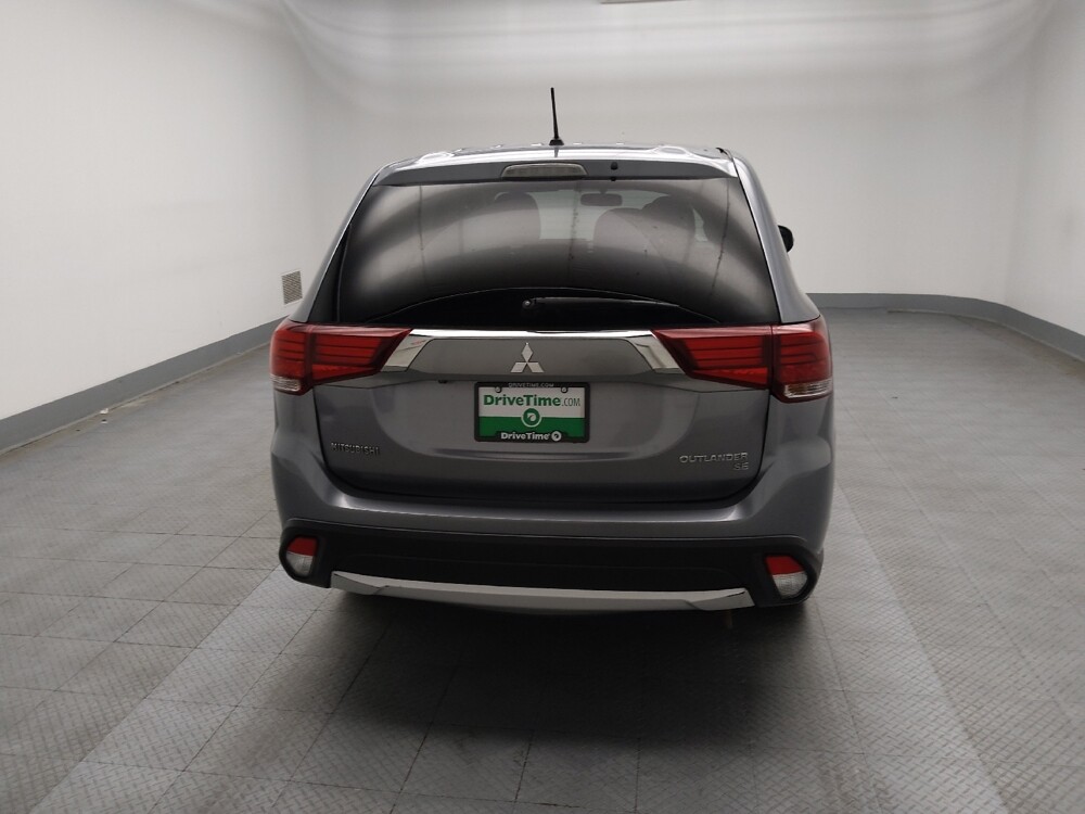 2016 Mitsubishi Outlander in Peoria, IL 61615 - 18061421 7