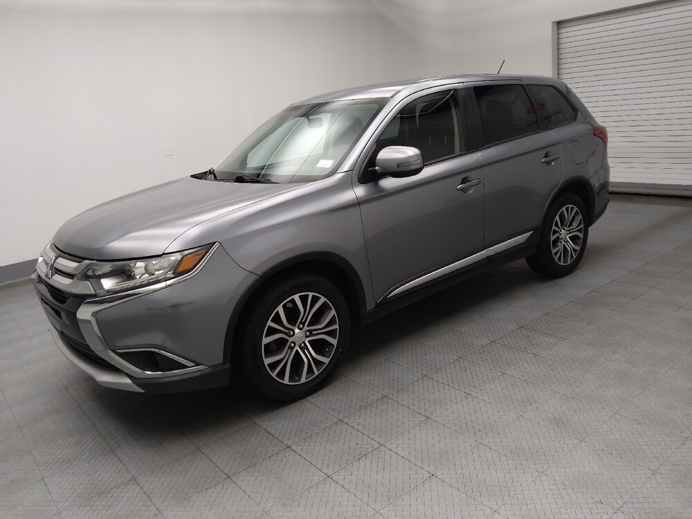 2016 Mitsubishi Outlander in Peoria, IL 61615 - 18061421 2