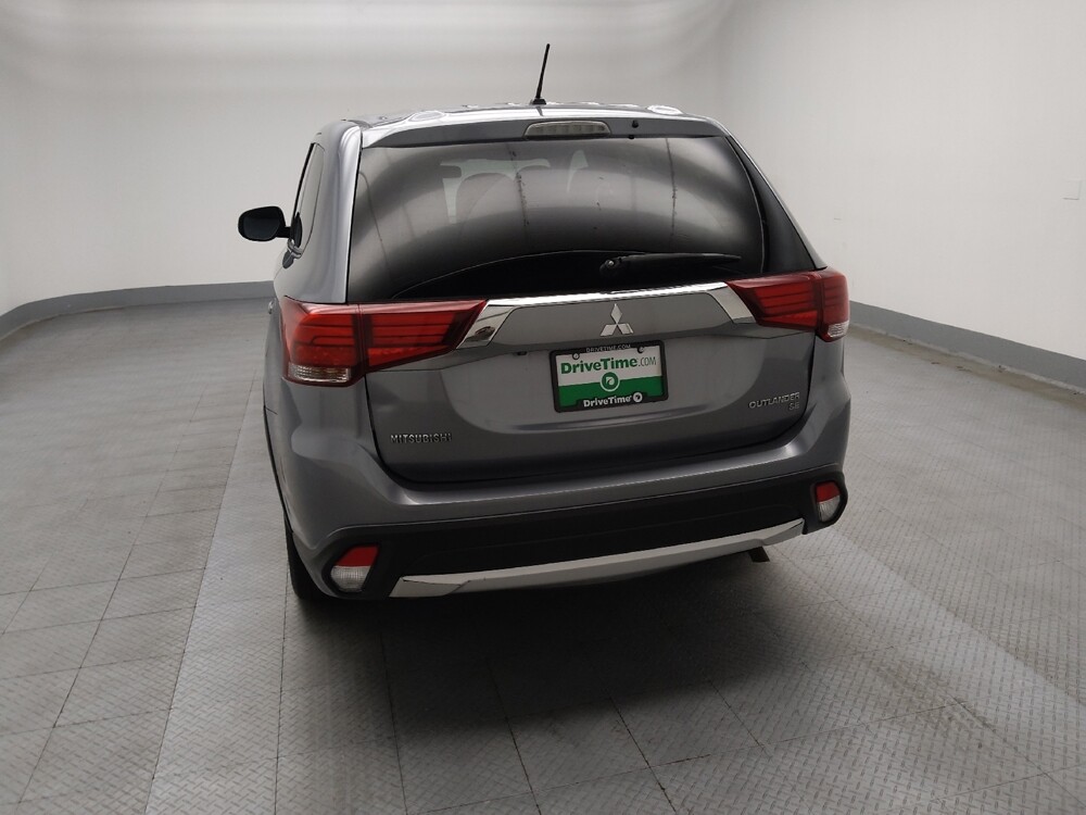 2016 Mitsubishi Outlander in Peoria, IL 61615 - 18061421 6