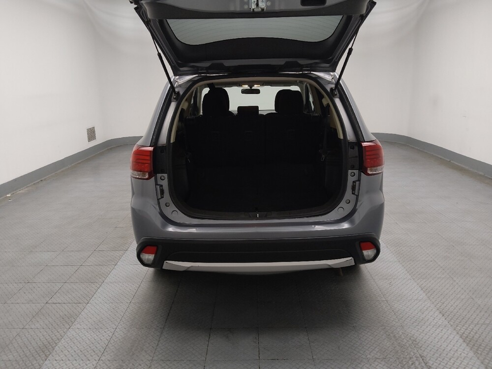 2016 Mitsubishi Outlander in Peoria, IL 61615 - 18061421 29