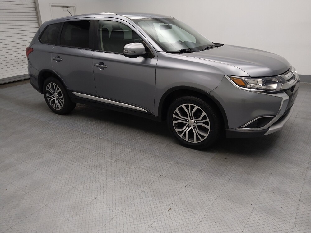 2016 Mitsubishi Outlander in Peoria, IL 61615 - 18061421 11