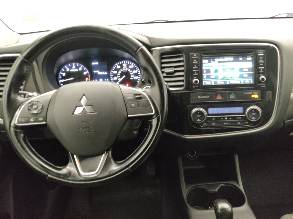 2016 Mitsubishi Outlander in Peoria, IL 61615 - 18061421 22
