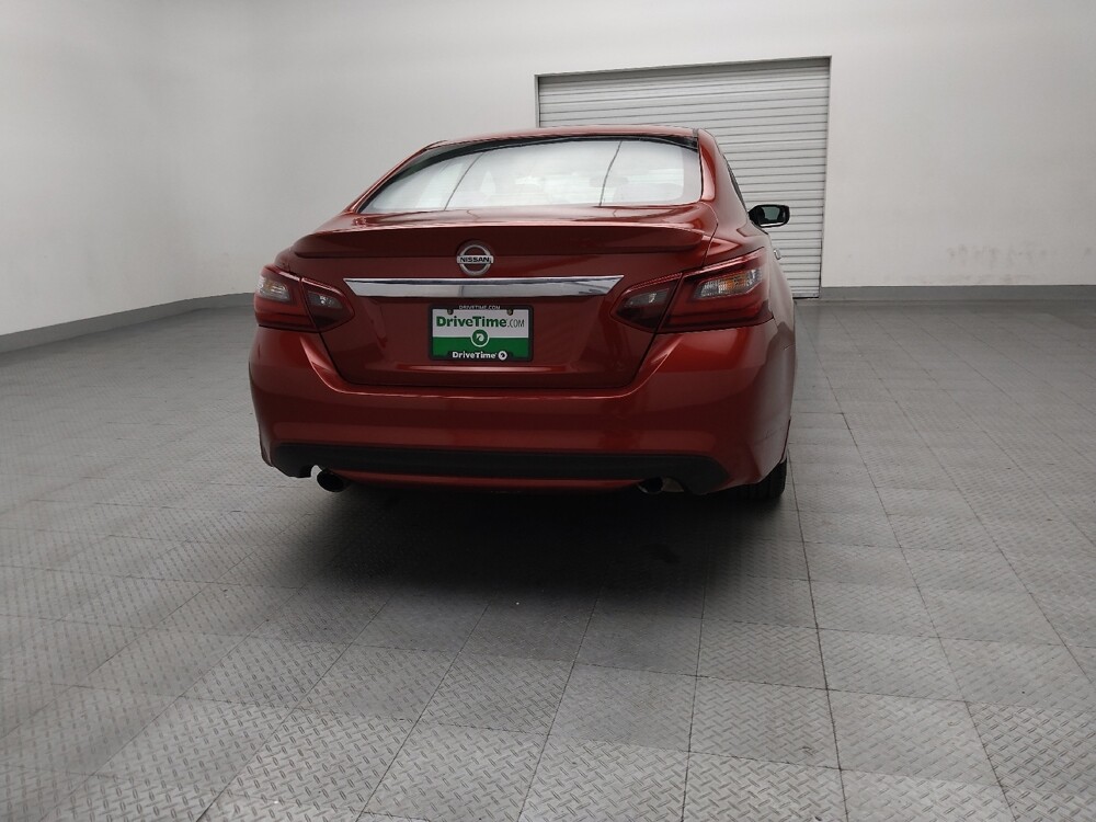 2017 Nissan Altima in Fort Worth, TX 76116 - 18061450 7