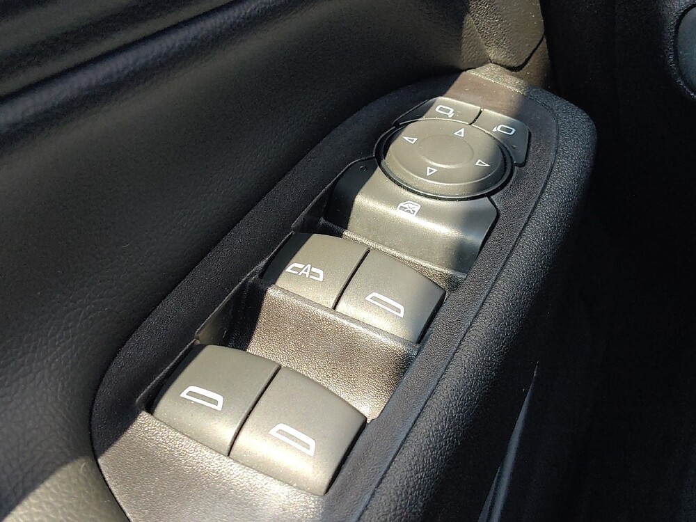 2018 Chevrolet Equinox in Stone Mountain, GA 30083 - 18061585 27