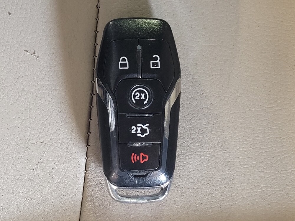 2016 Lincoln MKZ in Jacksonville, FL 32210 - 18061642 32