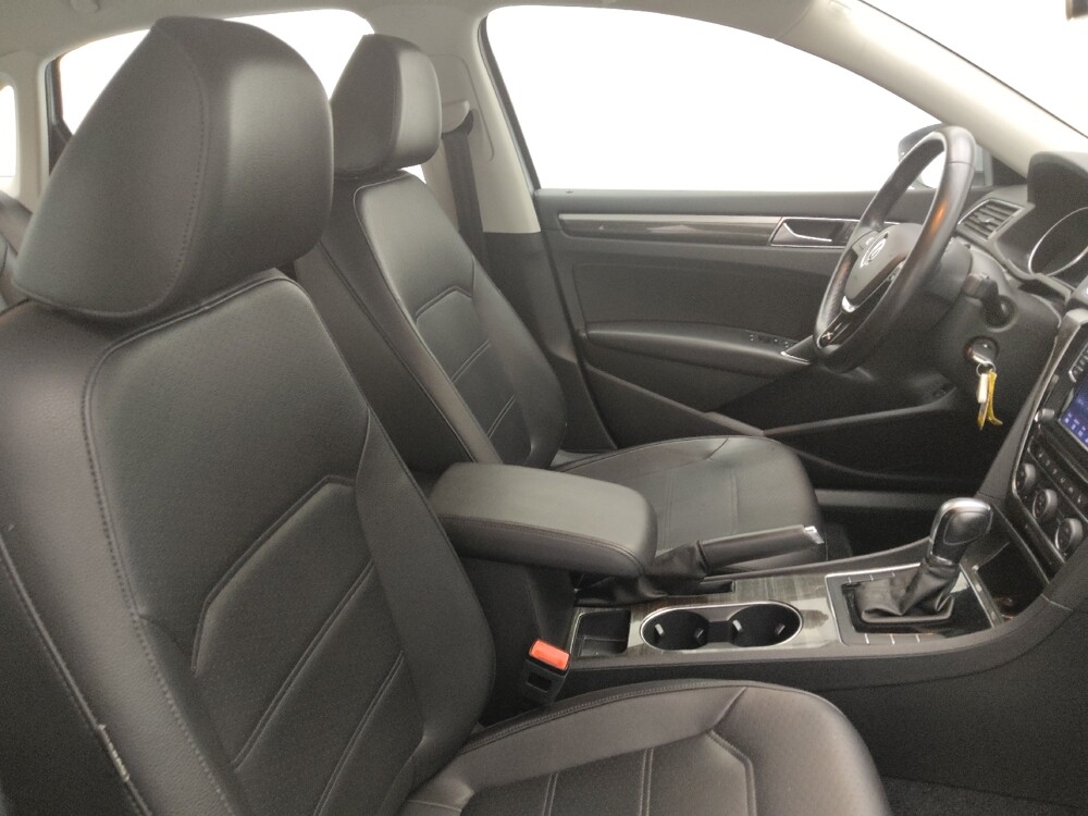 2016 Volkswagen Passat in Greenville, NC 27834 - 18061658 21