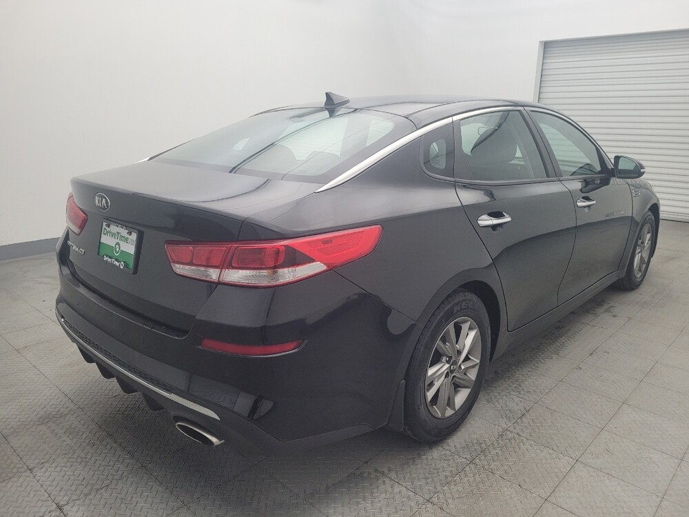2019 Kia Optima in Live Oak, TX 78233 - 18061674 9