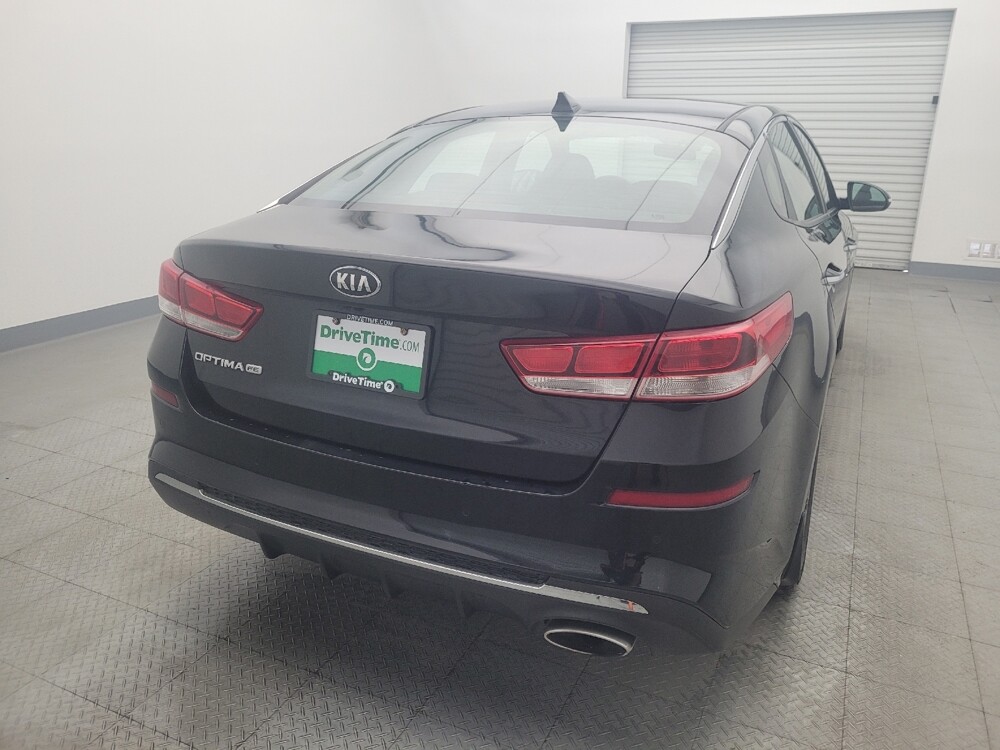2019 Kia Optima in Live Oak, TX 78233 - 18061674 7