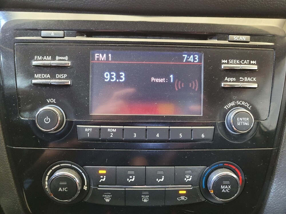 2016 Nissan Rogue in Toledo, OH 43617 - 18061729 25