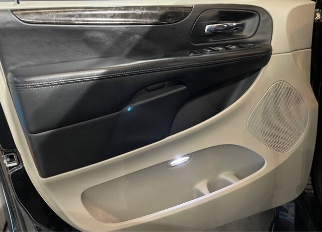 2013 Dodge Grand Caravan in Conyers, GA 30094 - 18061821 11