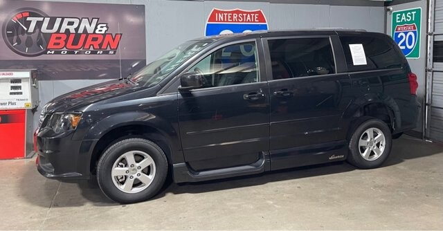 2013 Dodge Grand Caravan in Conyers, GA 30094 - 18061821 3