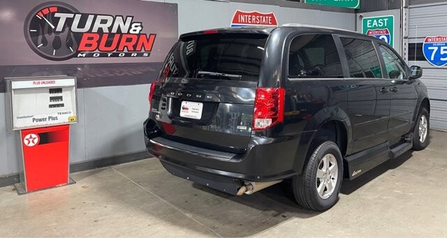 2013 Dodge Grand Caravan in Conyers, GA 30094 - 18061821 4