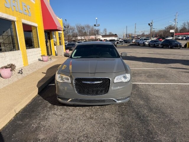 2019 Chrysler 300 in Indianapolis, IN 46222-4002 - 18061832 3