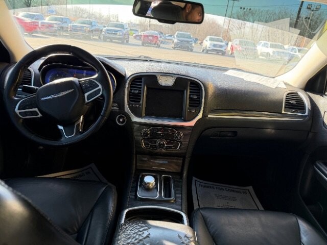 2019 Chrysler 300 in Indianapolis, IN 46222-4002 - 18061832 9