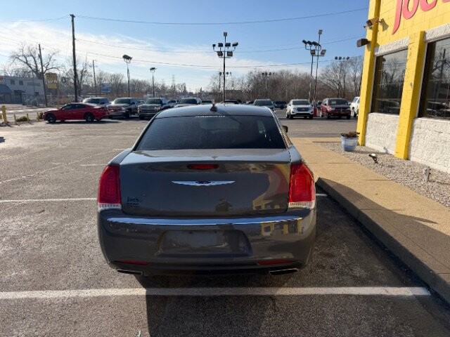 2019 Chrysler 300 in Indianapolis, IN 46222-4002 - 18061832 6