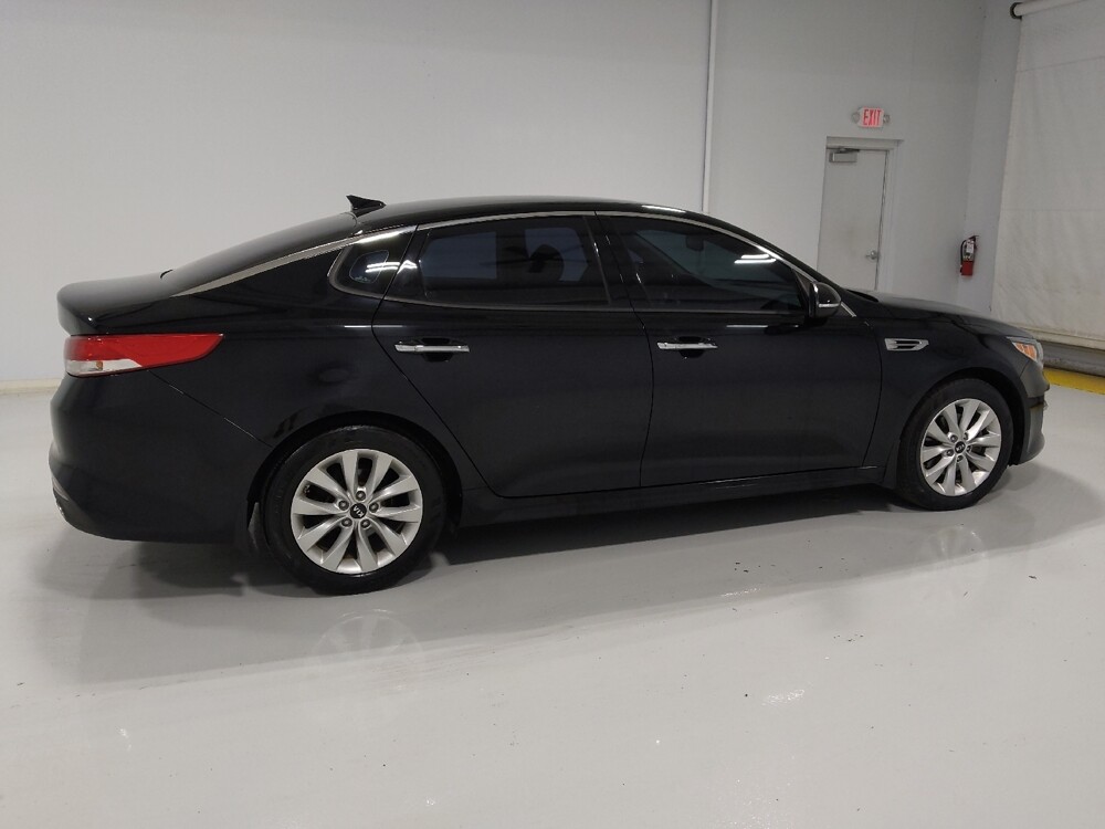 2018 Kia Optima in Columbus, OH 43228 - 18061878 10