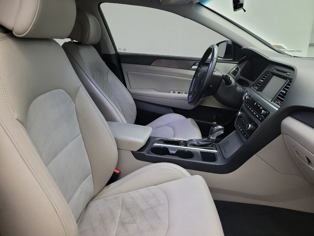2016 Hyundai Sonata in Mesa, AZ 85210 - 18061919 21