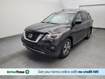 2017 Nissan Pathfinder in Maple Heights, OH 44137