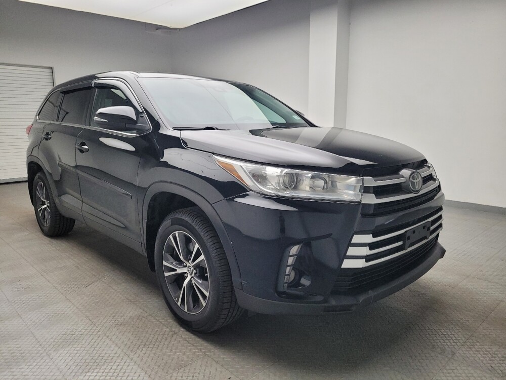 2019 Toyota Highlander in Eastpointe, MI 48021 - 18062062 13