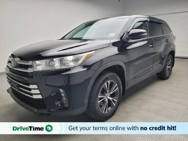 2019 Toyota Highlander in Eastpointe, MI 48021