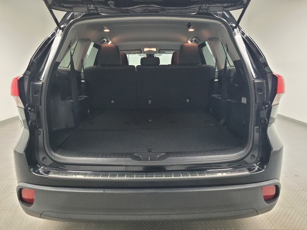 2019 Toyota Highlander in Eastpointe, MI 48021 - 18062062 29